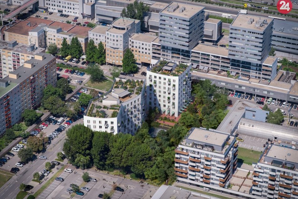 Ilustračný obrázok k článku VIZUALIZÁCIE: Poznáme podobu nájomných bytov v Petržalke. Budú sa topiť v zeleni