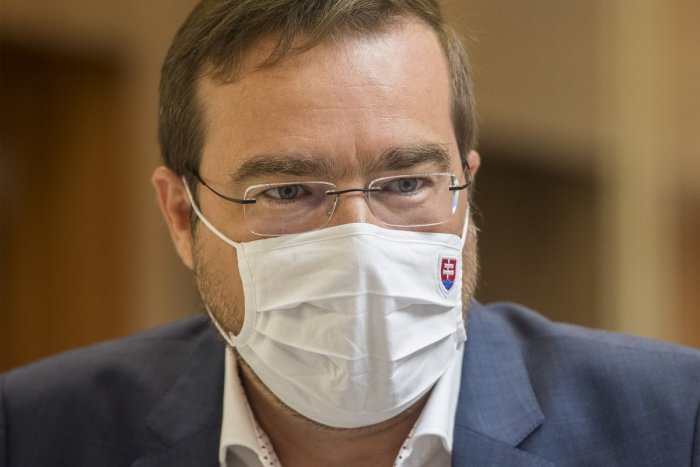 Ilustračný obrázok k článku Minister Krajčí je opäť v karanténe. Tentokrát sa ale necíti dobre…