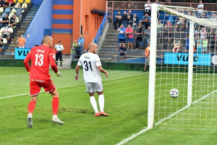 Ilustračný obrázok k článku Tréner ViOn-u po remíze so Senicou: Body nám utekajú pomedzi prsty, sme sklamaní