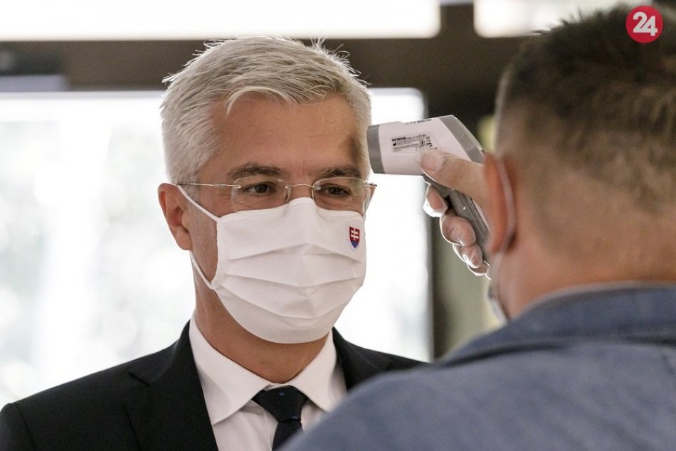 Ilustračný obrázok k článku Ivan Korčok mal negatívny test na nový koronavírus