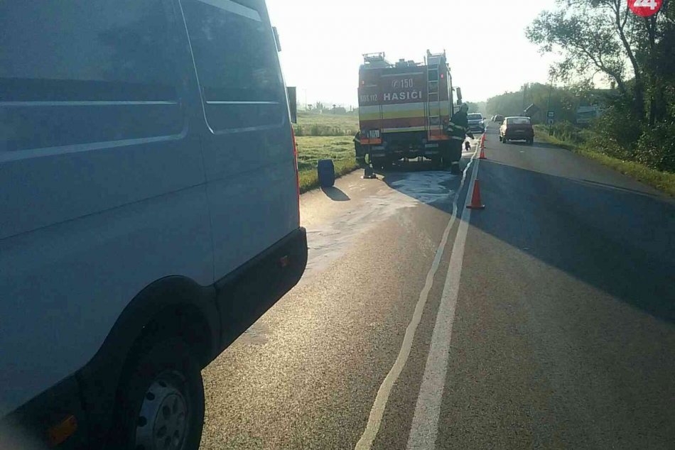 Ilustračný obrázok k článku Pri Revúcej došlo k nehode dodávky a autobusu, ktorý viezol desiatky detí, FOTO