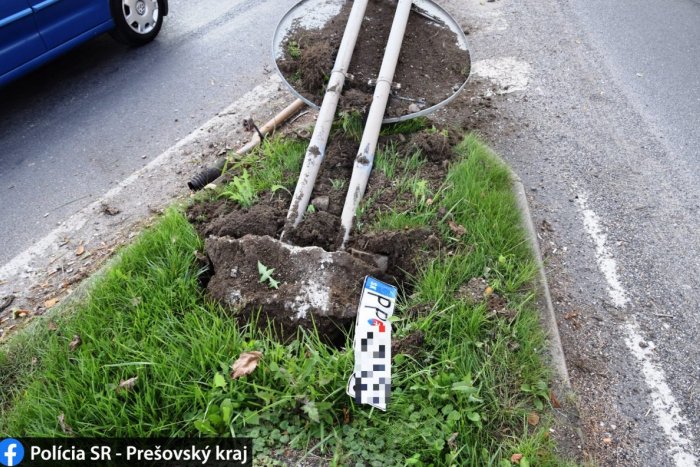 Ilustračný obrázok k článku Muž narazil do značky v kruháči a pokračoval v jazde: Vysvetlenie na ďalšej ulici