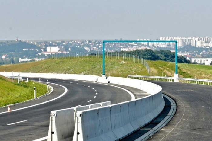 Ilustračný obrázok k článku Na R1 pri Nitre zvýšte opatrnosť: Čakajú nás mesiac trvajúce obmedzenia