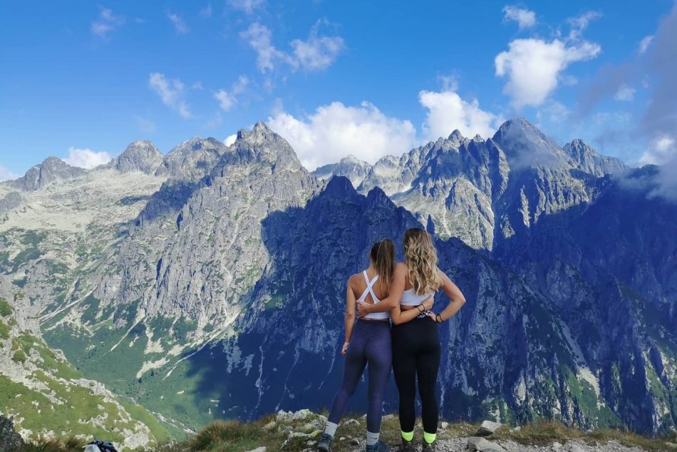 Ilustračný obrázok k článku Študentke Evičke učarovali slovenské hory. S partiou kamarátok začala „zbierať“ vrcholy, FOTO