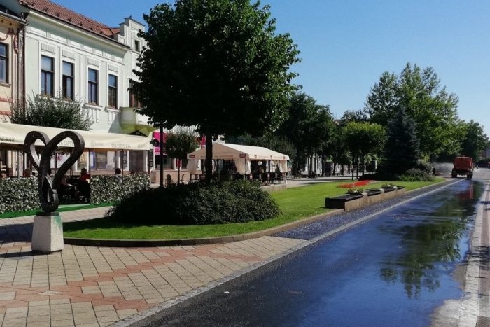 Ilustračný obrázok k článku Uvoľňovanie opatrení v okrese Michalovce: Podľa covid automatu je ŽLTÝ