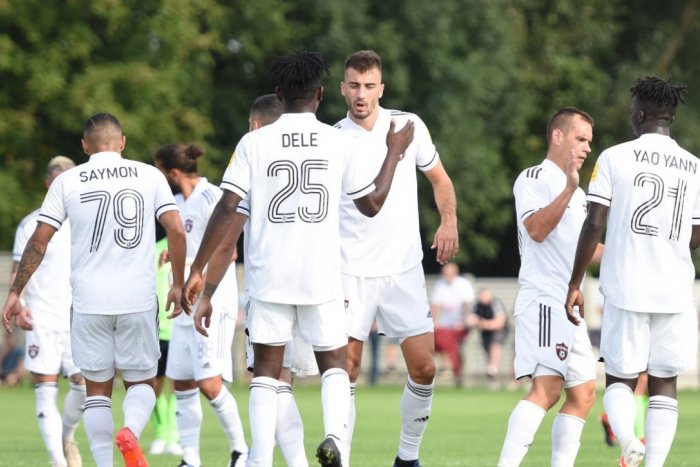 Ilustračný obrázok k článku Trnavčania pálili ostrými a vytiahli sa pred novým koučom: Nech sa páči, DESAŤ!