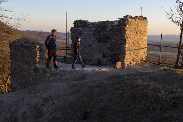 Ilustračný obrázok k článku Pomôžu najmä pri obnove hradov: Dobrovoľníci budú skrášľovať Prešov a okolie