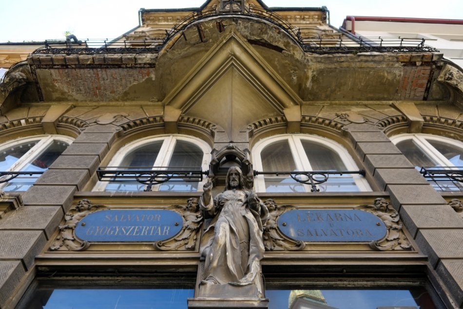 Ilustračný obrázok k článku Odkryte tajomstvá minulosti: Legendárna budova s Lekárňou u Salvátora otvorí svoje brány