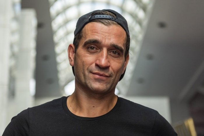 Ilustračný obrázok k článku Kubo v SND trochu inak, ako sme zvyknutí: V slovenskej klasike si zahrá skvelý Milan Ondrík