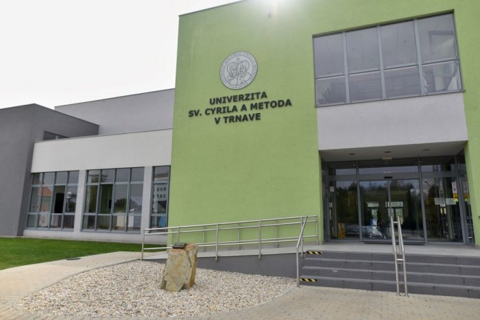 Ilustračný obrázok k článku Na obnovu slovenských internátov pôjde cez 12 miliónov: Koľko sa ujde tým trnavským?