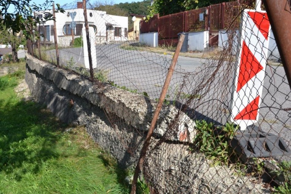 Ilustračný obrázok k článku V Humennom stavajú nový oporný múr. Ako výstavba ovplyvní obyvateľov? FOTO
