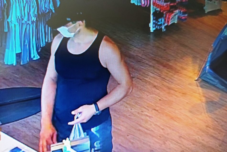 Ilustračný obrázok k článku Policajti v Trenčíne riešia krádež a prosia o pomoc: Nepoznáte tohto muža?