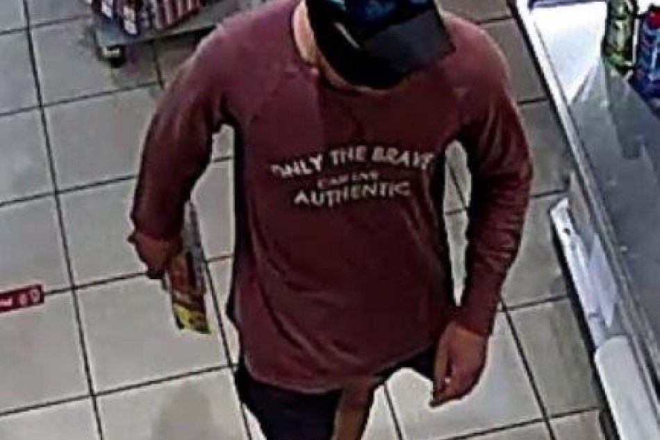 Ilustračný obrázok k článku Spoznávate muža na záberoch? V bystrickej drogérii "nakupoval" bez platenia, FOTO