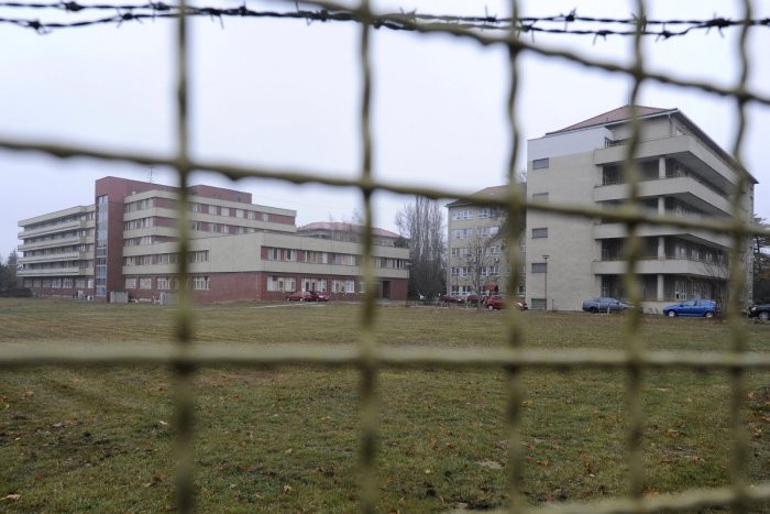 Ilustračný obrázok k článku V trenčianskej nemocnici zomrel pacient s koronavírusom: Príčinu smrti určí pitva