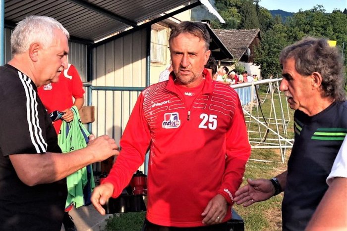 Ilustračný obrázok k článku Nespokojné pokriky a zmena trénera v Považskej: Primátor zdvihol varovný prst