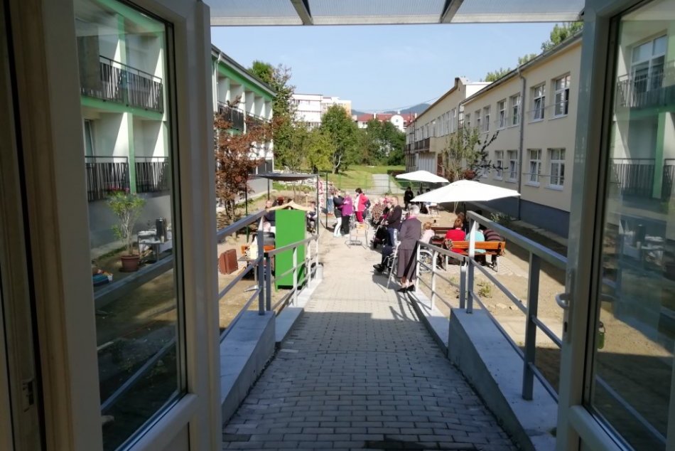 Ilustračný obrázok k článku Chcete DOVOLENKU navyše či PRÍPLATKY? Bystrica zverejnila pracovnú ponuku