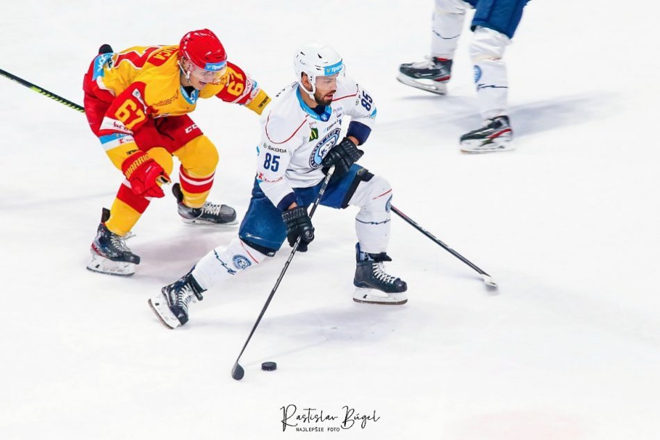 Ilustračný obrázok k článku Nitra uspela v prvom štvrťfinále: Do odvety ide s trojgólovým náskokom, FOTO