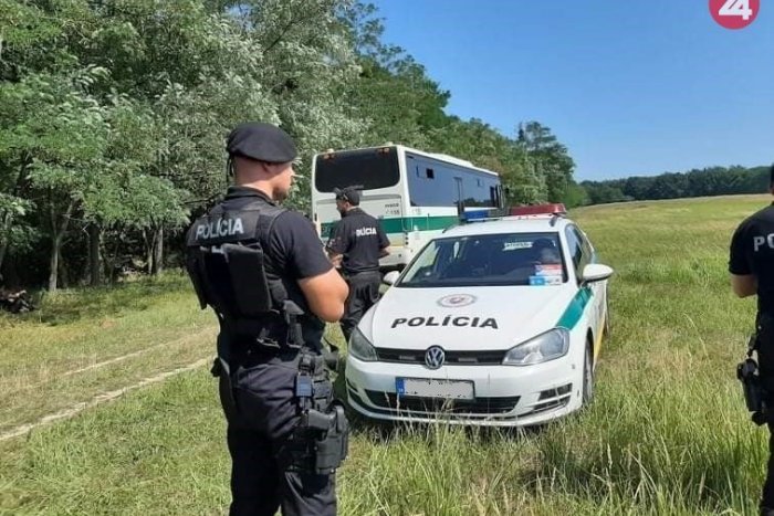 Ilustračný obrázok k článku Východnú hranicu prekročili migranti s koronavírusom. Policajtov budú testovať