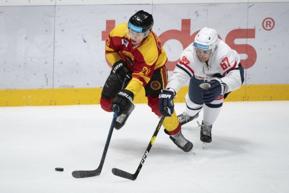 Ilustračný obrázok k článku Koronavírus v hokejovom tíme Topoľčian: Celý káder skončil v karanténe