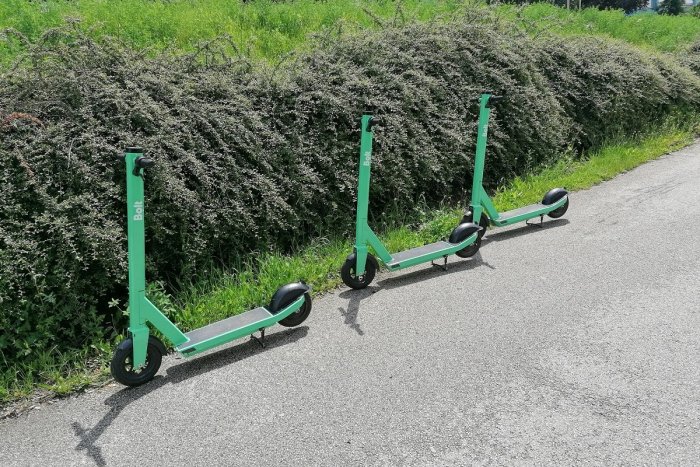 Ilustračný obrázok k článku Majú nové funkcie aj opatrenia: V Prešove je viac kolobežiek, vrátili sa zelené boltky