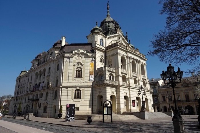 Ilustračný obrázok k článku V štátnom divadle bola zaznamenaná nákaza koronavírusom. Rušia predstavenia