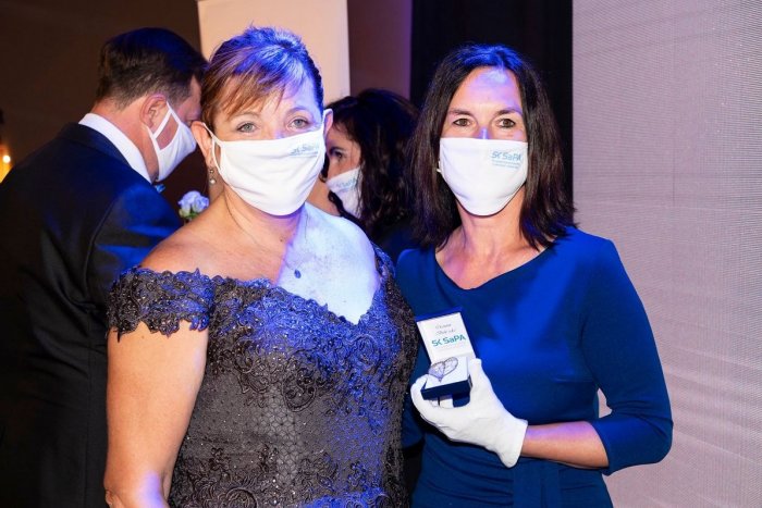 Ilustračný obrázok k článku Ľubomíra Karoľová z Novorodeneckého oddelenia v Šaci získala ocenenie Biele srdce, FOTO