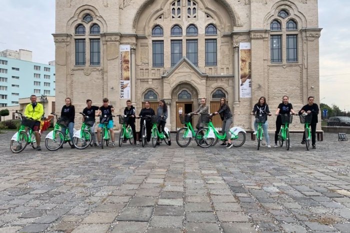 Ilustračný obrázok k článku Lučeneckí študenti využili bezplatné bicykle: Prečo sa vydali na cestu mestom?