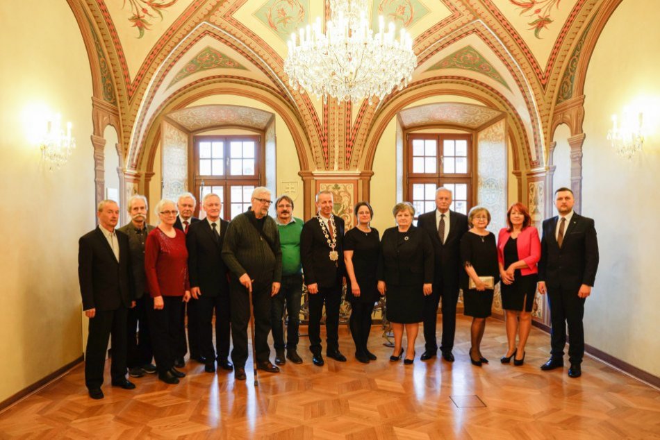 Ilustračný obrázok k článku Kto si zaslúži najvyššie ocenenia mesta? Bystričania môžu nominovať svojich favoritov