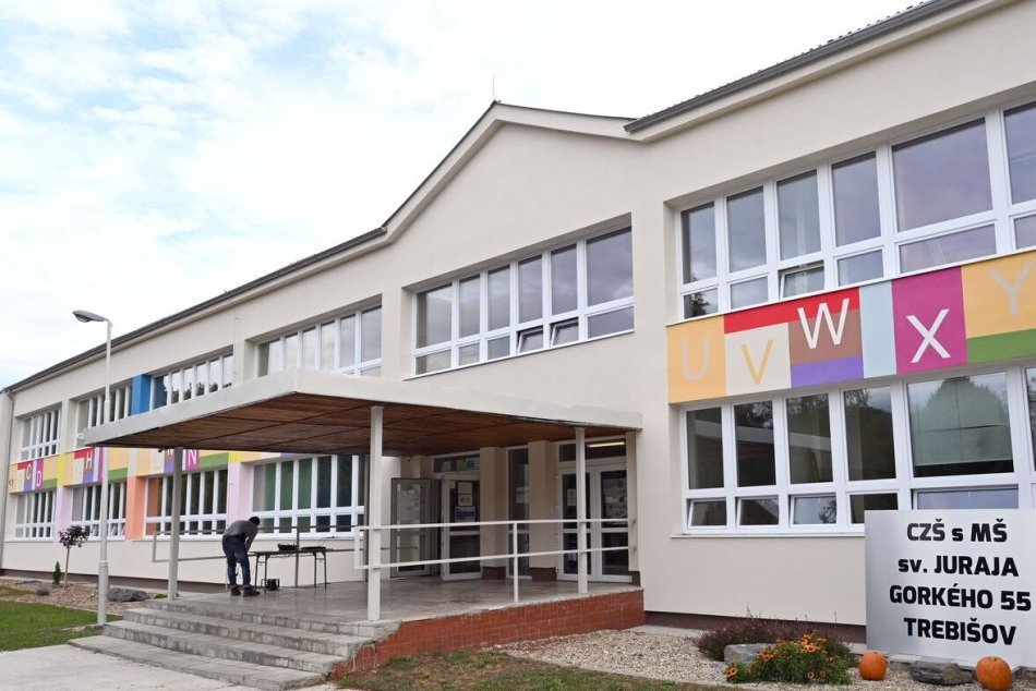 Ilustračný obrázok k článku V Trebišove kompletne zrekonštruovali budovu základnej školy, FOTO