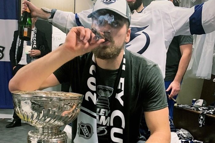 Ilustračný obrázok k článku Desiatym do slovenskej partie: Černák sa raduje zo zisku slávneho Stanley Cupu! FOTO