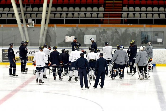 Ilustračný obrázok k článku Dvaja hokejisti Košíc majú koronavírus! Ďalší spoluhráči sa necítia dobre