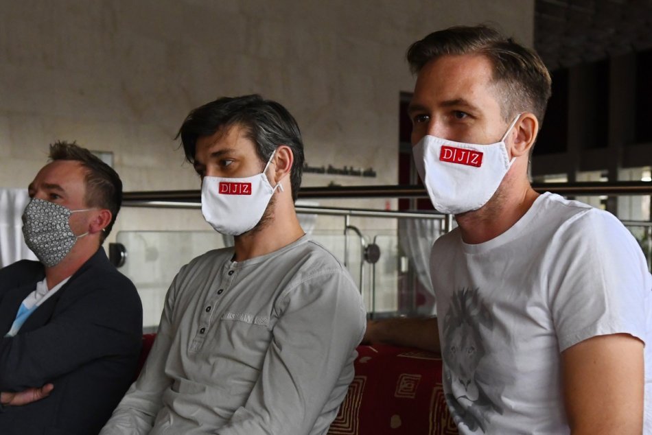 Ilustračný obrázok k článku Handlovčanov je po roku MENEJ: Zaujímavosťou je, že prevahu v meste majú muži