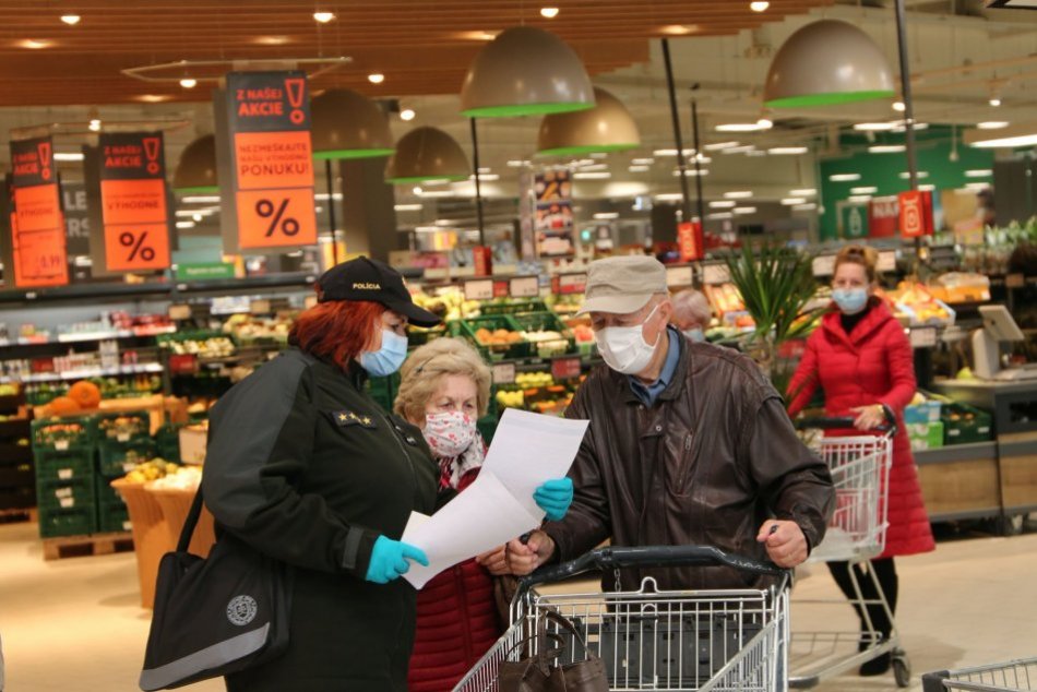 Ilustračný obrázok k článku Podvodníci vyšli s novým TRIKOM: Takto oberajú seniorov počas pandémie!