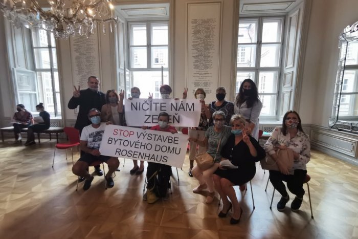 Ilustračný obrázok k článku Matúš Vallo podporil Vrakunčanov: Okolnosti okolo výstavby RosenHAUS označil za neuveriteľné!
