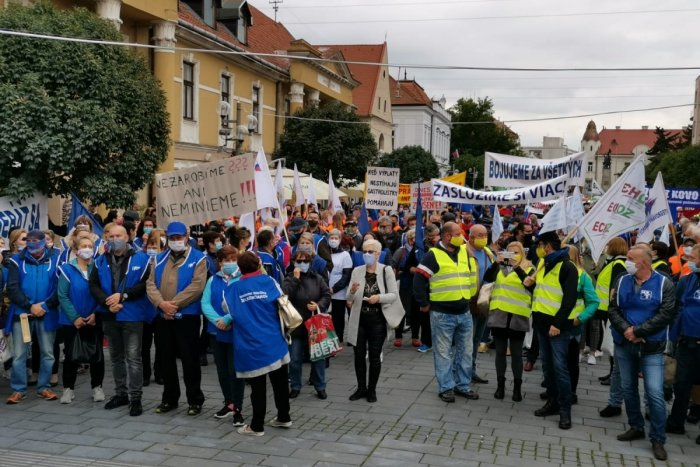 Ilustračný obrázok k článku V Trnave sa skončil septembrový protest odborárov: K TOMUTO vyzvali Matoviča! FOTO