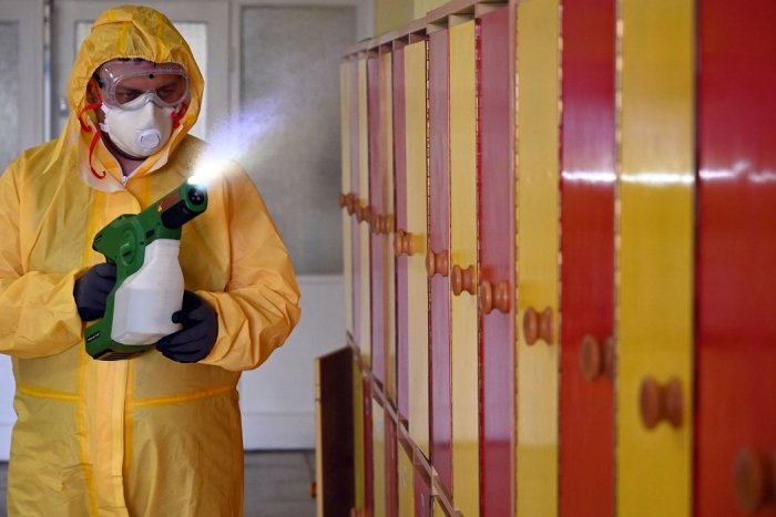 Ilustračný obrázok k článku Ďalšia stredná škola sa zatvorila: Aj TÍTO študenti prešli na online vyučovanie