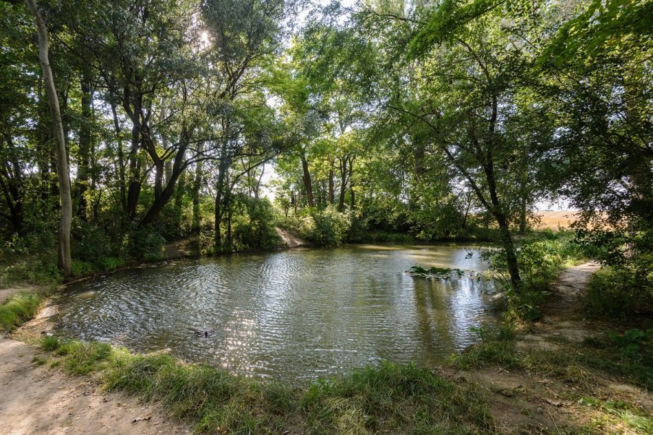 Ilustračný obrázok k článku S batohom na výlet: Vydajte sa po stopách meteoritu z Rumanovej