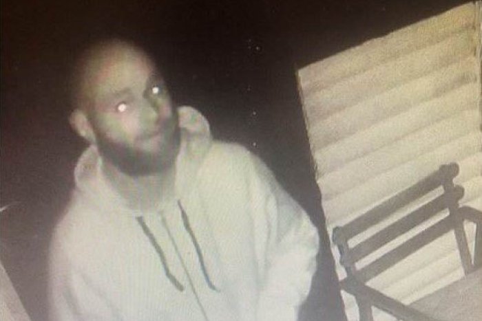 Ilustračný obrázok k článku Nepoznáte ho? Bratislavskí policajti hľadajú muža, ktorý kradol v reštaurácii