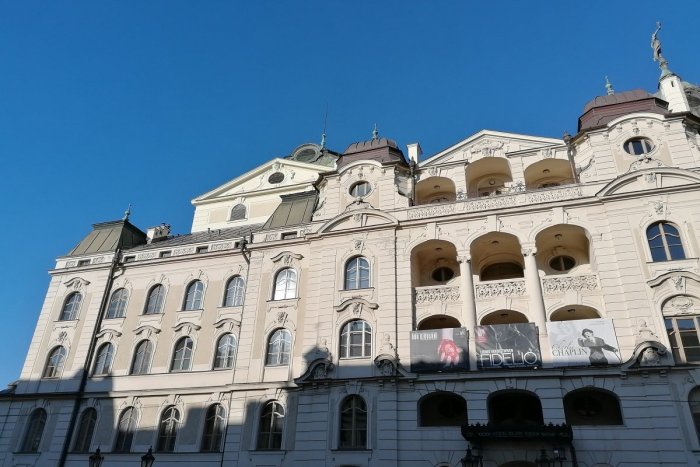 Ilustračný obrázok k článku V Štátnom divadle potvrdili okolo 20 prípadov nákazy koronavírusom
