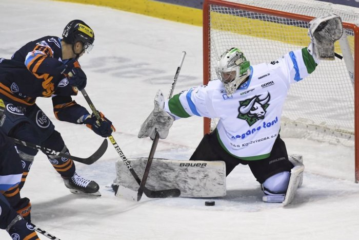 Ilustračný obrázok k článku Liga sa rozbieha aj pre Nové Zámky: V tíme končí brankár Pavlas a útočník Štrauch