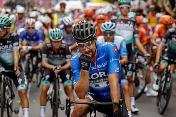 Ilustračný obrázok k článku Takto to dopadne, keď Sagan zablúdi: Nechá sa potiahnuť a fanúšikom spraví radosť! VIDEO