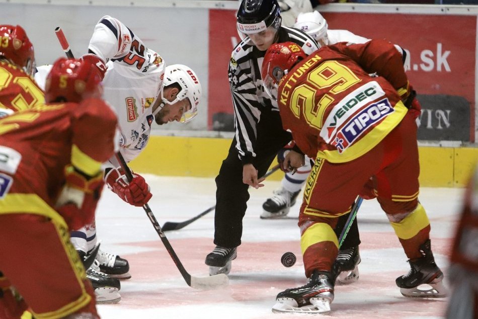 Ilustračný obrázok k článku Víťazná šnúra HKM Zvolen je pretrhnutá: Postarali sa o to trenčianski hokejisti