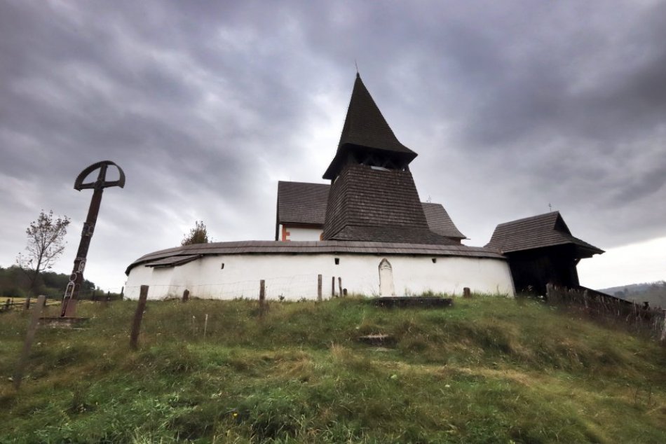 Ilustračný obrázok k článku Vzácne fresky aj vyhľadávaná prírodná pamiatka: Poznáte klenoty Čerína? FOTO