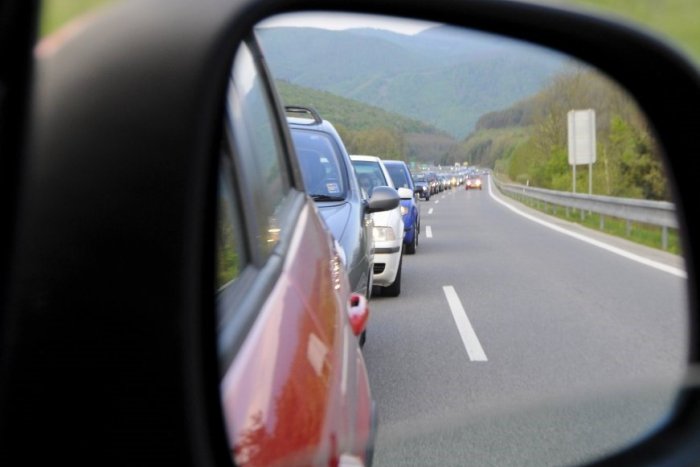 Ilustračný obrázok k článku Vodiči, radšej to obíďte: Medzi Žilinou a Martinom sa ťahá rozsiahla kolóna