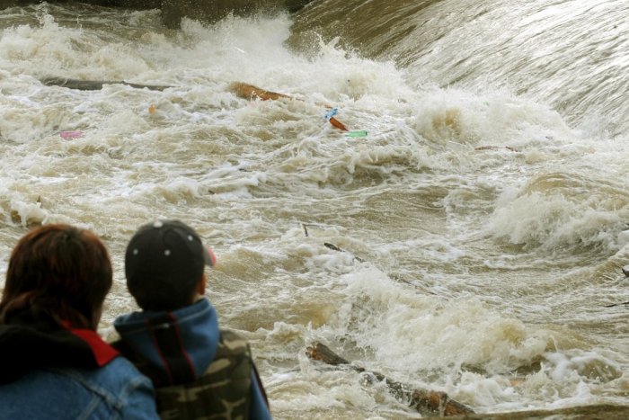 Ilustračný obrázok k článku Vodné toky nebezpečne stúpajú: Na východe dosahujú 3. stupeň povodňovej aktivity!