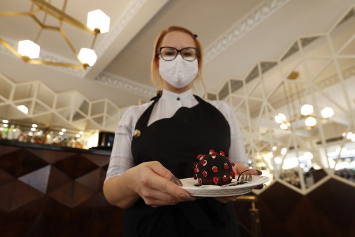 Ilustračný obrázok k článku Pandémia udrela na platy! Kde klesli najvýraznejšie a kde sa udržali?