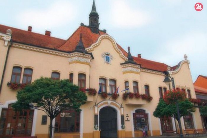 Ilustračný obrázok k článku Aby ste nechodili zbytočne: Mestský úrad je pre verejnosť čiastočne zatvorený!