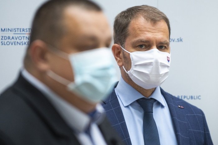 Ilustračný obrázok k článku Čo s nami bude? Čaká sa na Matovičov plán. Mikas je pesimista a KARHÁ majiteľov podnikov