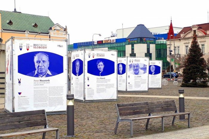 Ilustračný obrázok k článku Silné príbehy priamo na ulici: Do Šale zavítalo  30 rokov slobody, FOTO