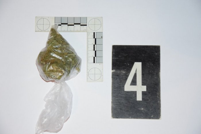 Ilustračný obrázok k článku Polícia to odhalila: Muž zo Sabinovského okresu čelí obvineniu kvôli drogám